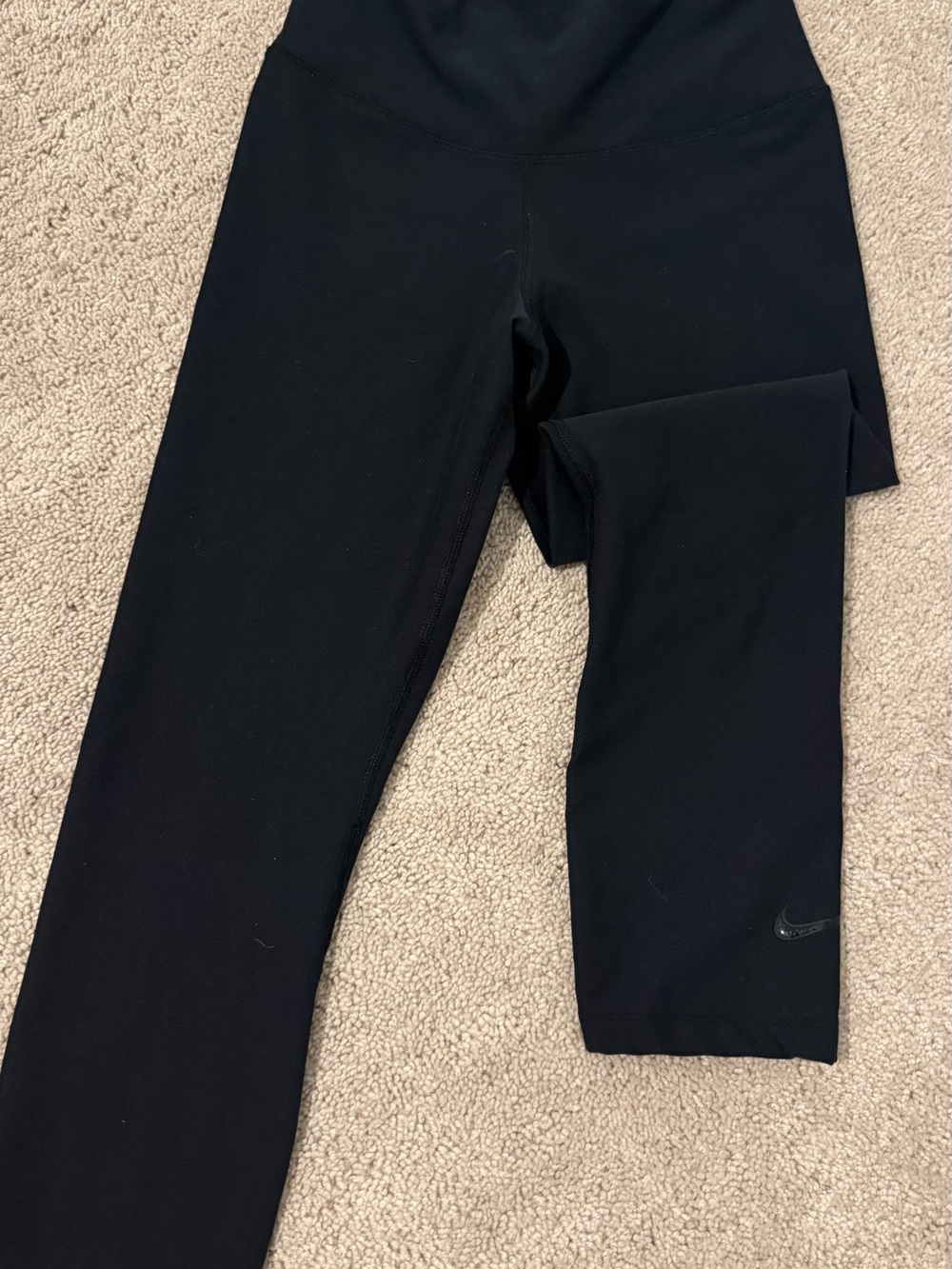Nike black leggings ( the Nike scope, hyper tight fit )